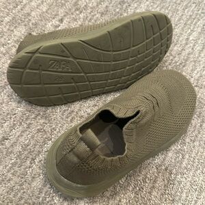 Zara kids slip-on sneakers, size 28/U.S:11, great condition, Olive Green